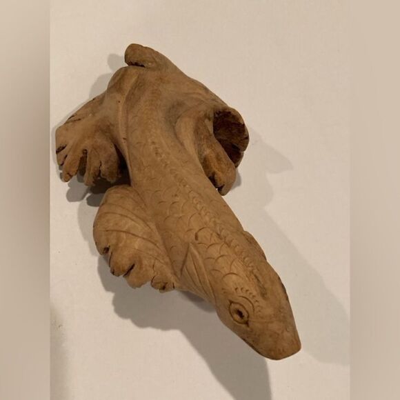 Hand Carved Fish On Wood Burl Folk Art Rustic 6” x 2” - Picture 3 of 9